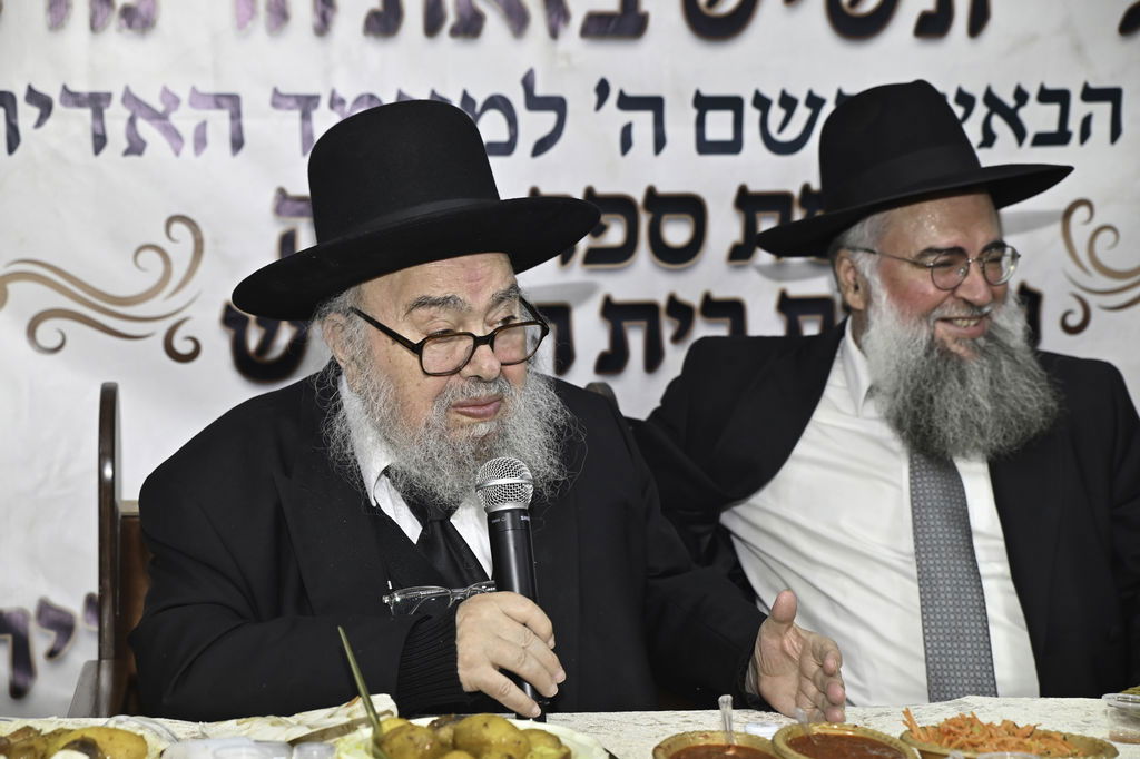 הכנסת ס"ת והכתרת רבי אהרן טולידאנו לרב קהילת אברכים ברכסים