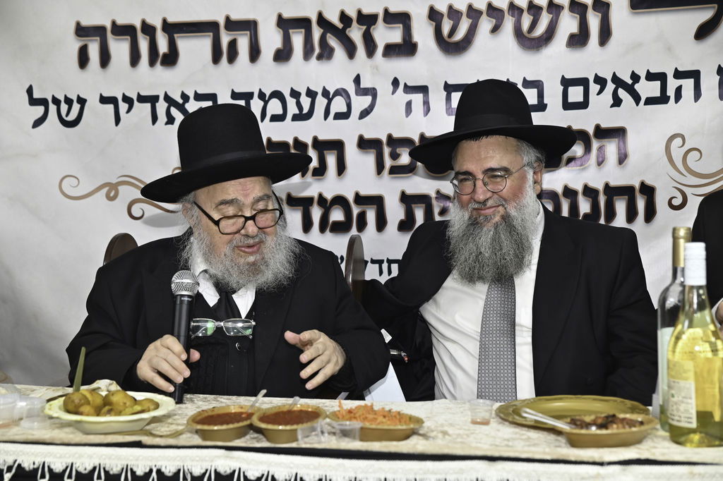 הכנסת ס"ת והכתרת רבי אהרן טולידאנו לרב קהילת אברכים ברכסים