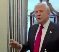 "קח גם את הגרסה הנשית": תקרית הבושם המשעשעת של טראמפ ונשיא סוריה | צפו