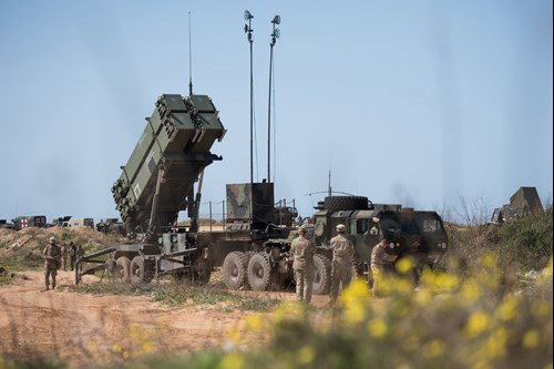 סוללת טילים במערכת הגנה מוסווית