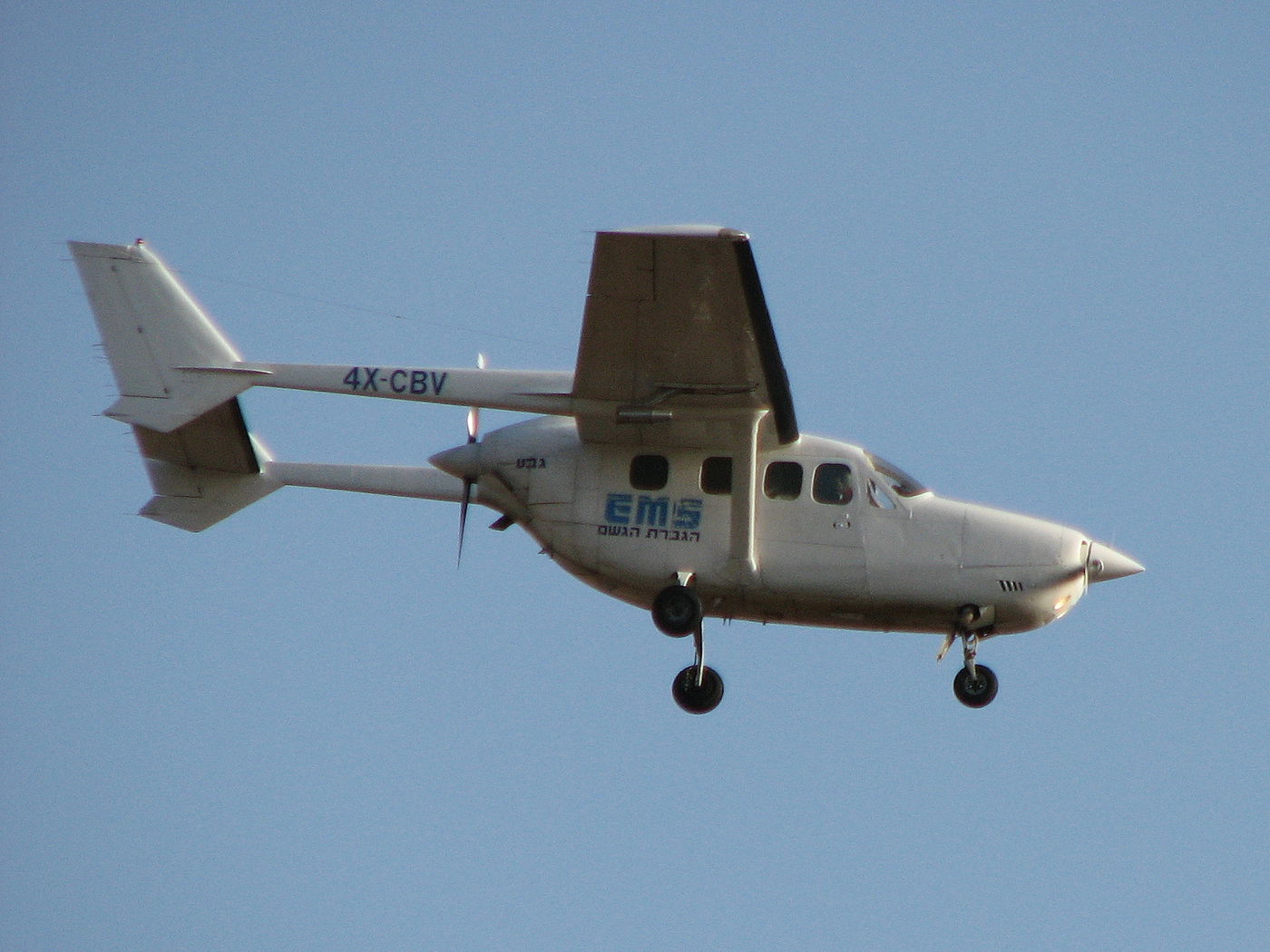 מטוס ססנה 337 המשמש לזריעת עננים בישראל