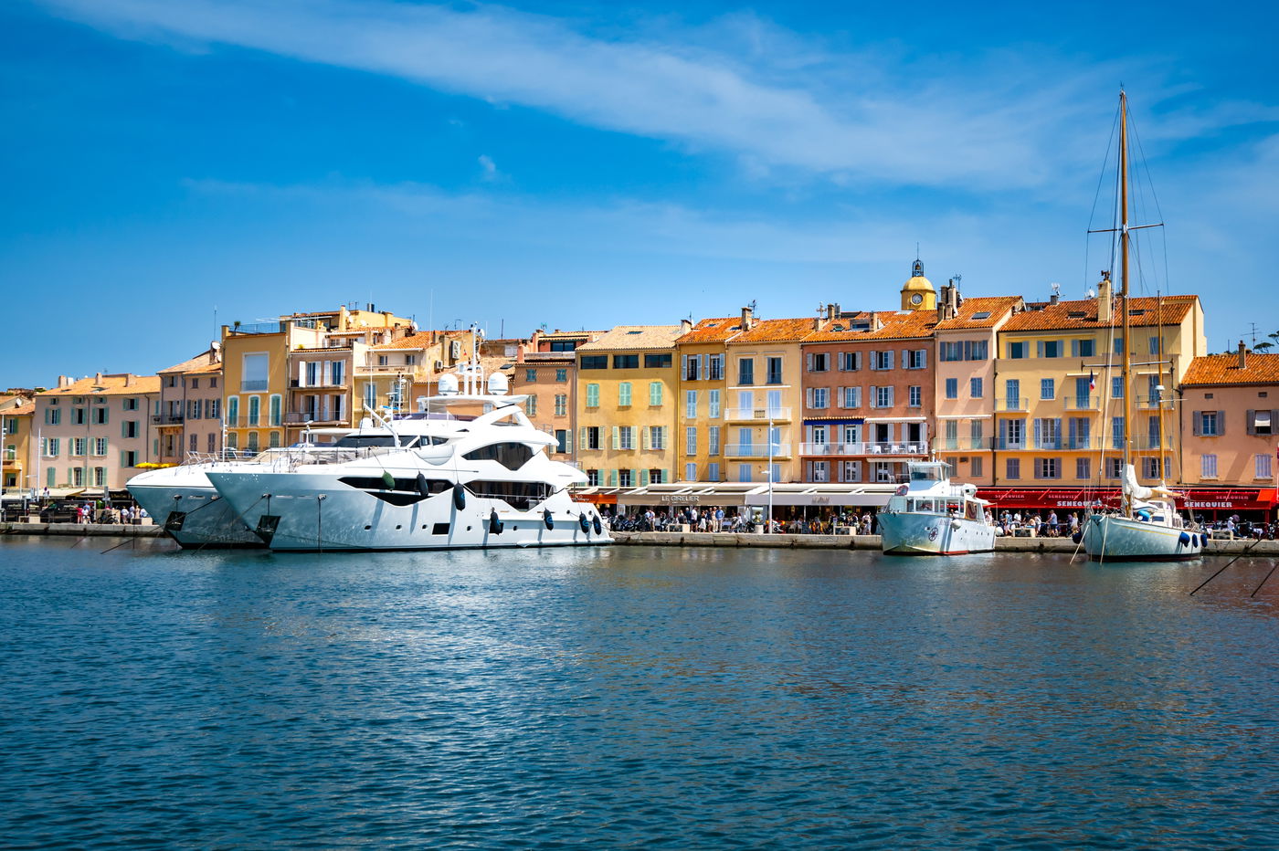 קניות ב-30 אלף יורו. עיירת היוקרה סן טרופז בצרפת