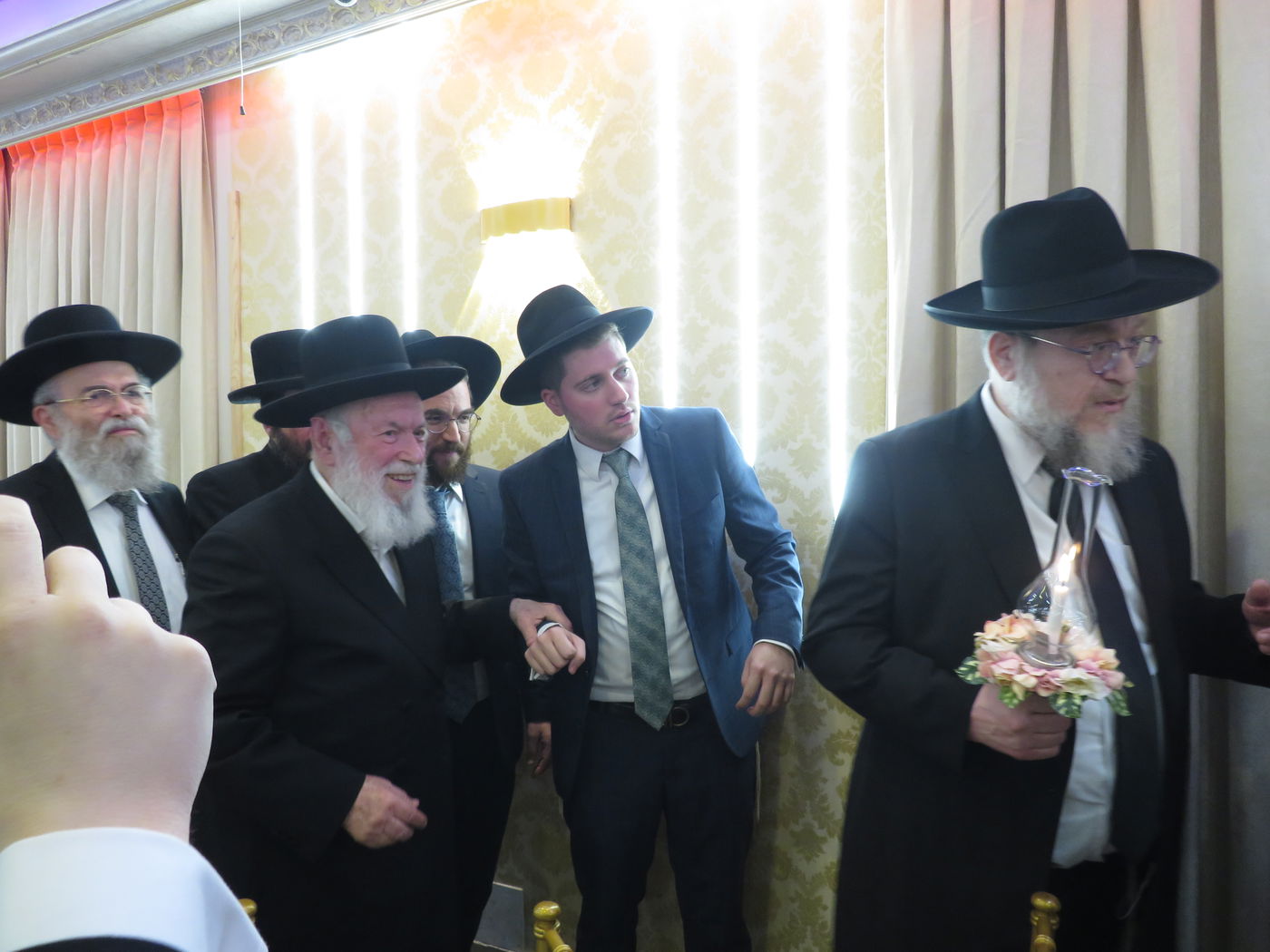 שמחת נישואי נכד הגר"י זילברשטיין