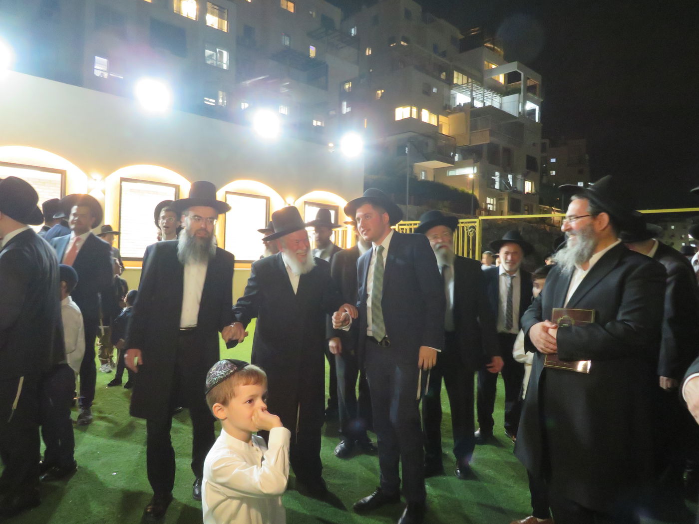 שמחת נישואי נכד הגר"י זילברשטיין