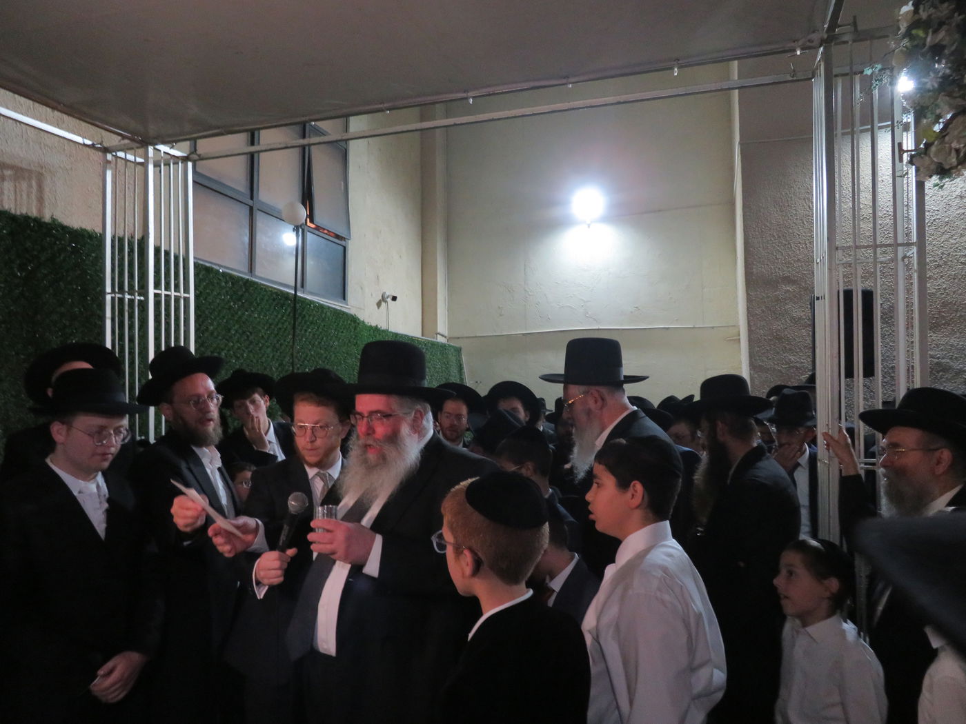 שמחת נישואי נכד הגר"י זילברשטיין