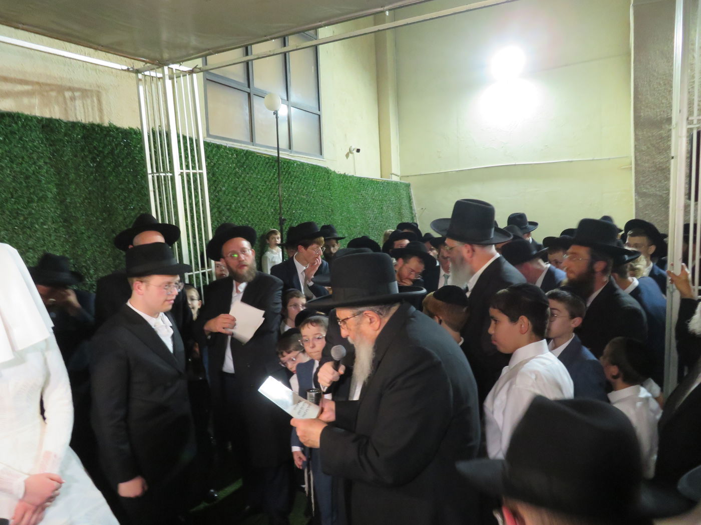 שמחת נישואי נכד הגר"י זילברשטיין