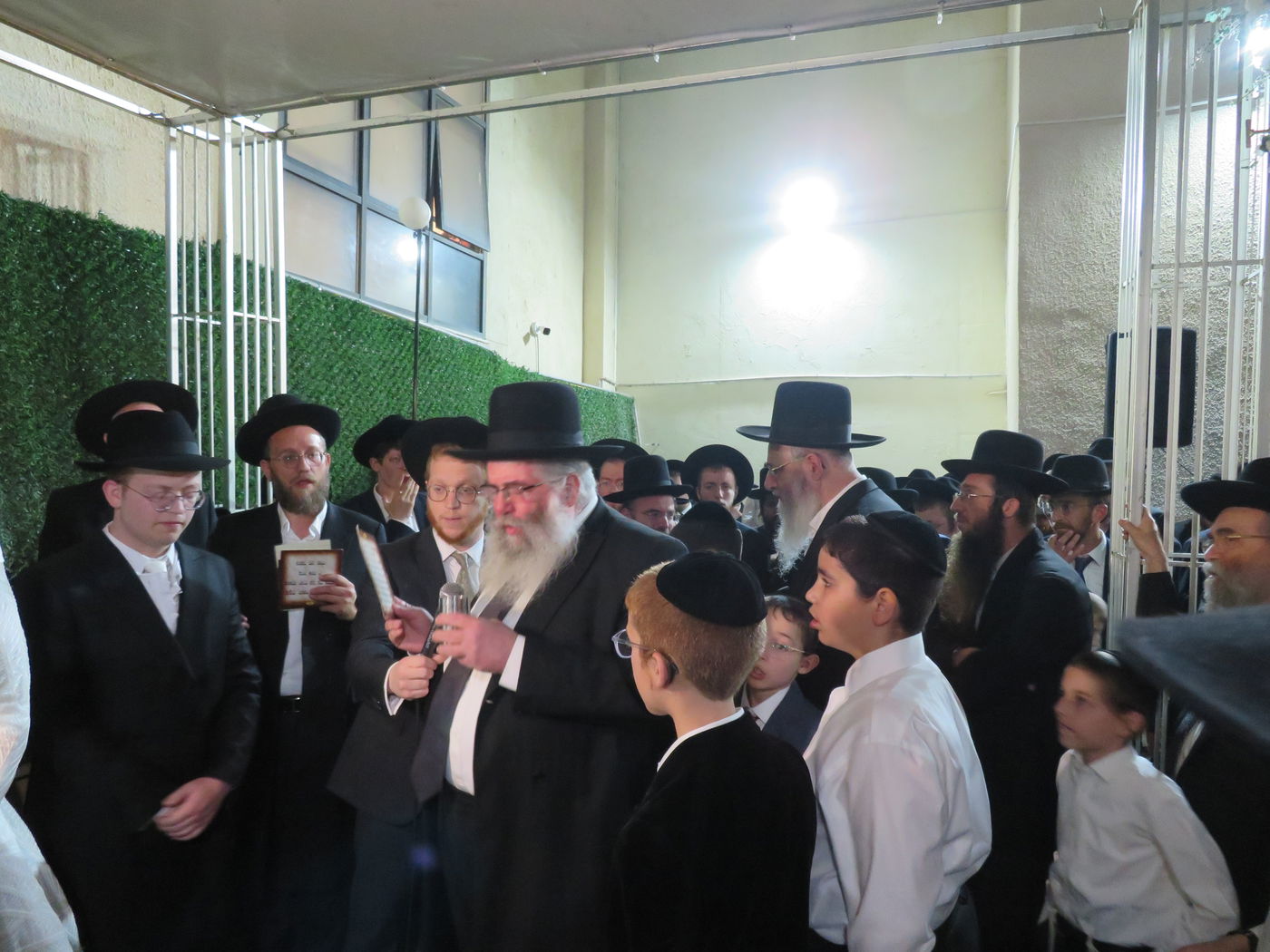 שמחת נישואי נכד הגר"י זילברשטיין