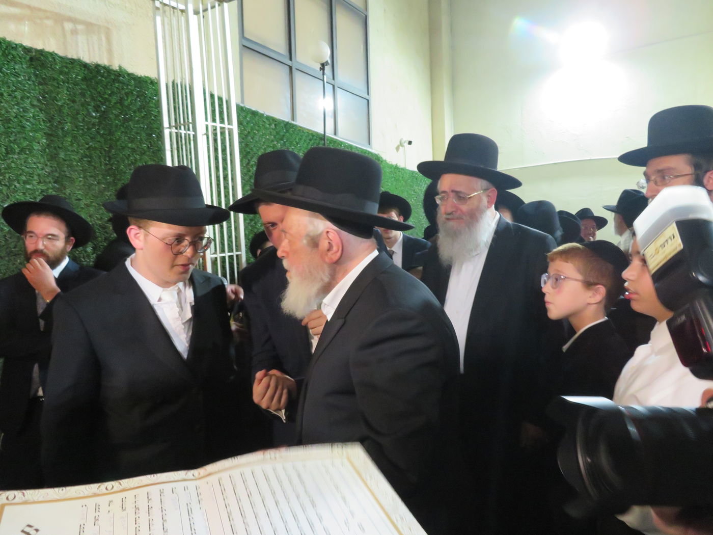 שמחת נישואי נכד הגר"י זילברשטיין