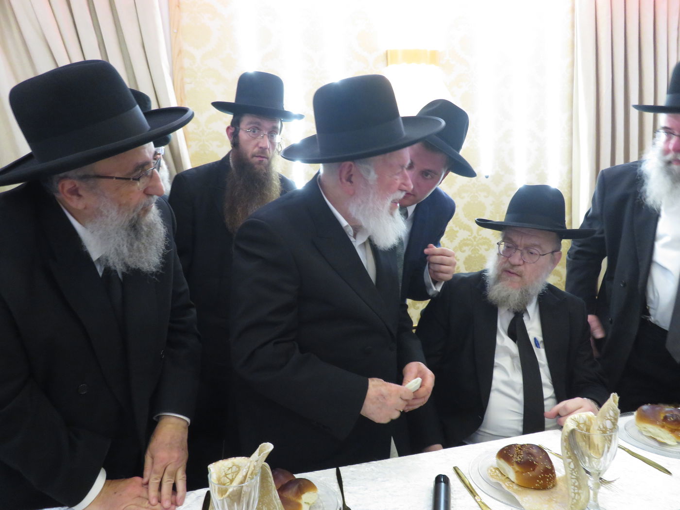 שמחת נישואי נכד הגר"י זילברשטיין