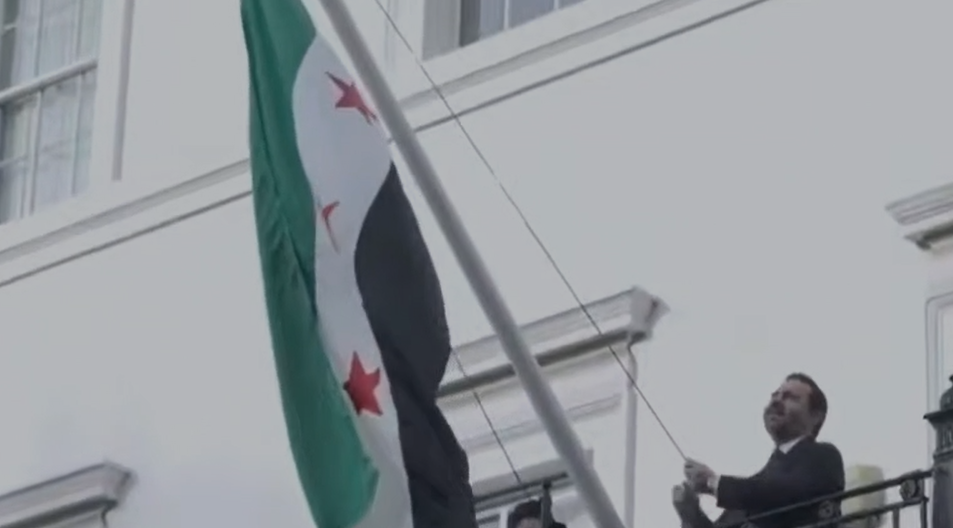 התקבל בכבוד מלכים: כך הניף שר החוץ הסורי את דגל המהפכה בשגרירות לונדון