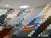 רגש מרגש בתחנה: החשוד נעצר והתפילין הגנובות הוחזרו לבעליהם