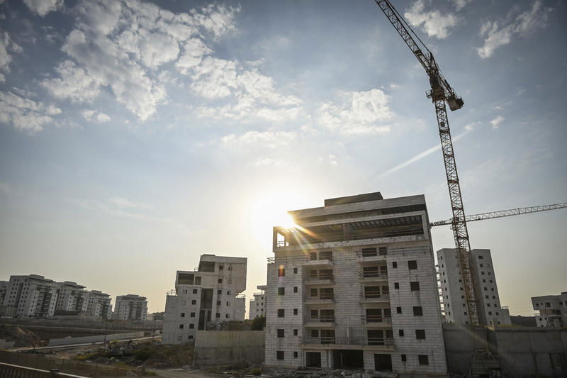 עלייה במחירים לצרכן, התייקרות בשכר הדירה וירידה במחירי הדירות