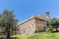 גם ח"כ חרדי חתם: הצעת חוק להפקעת מערת המכפלה מידי הוואקף