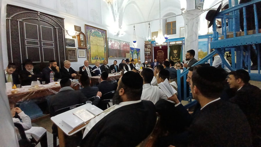 המסורת נמשכה למרות מזג האוויר הסוער: יחיאל נהרי פתח את 'עונת הבקשות' | צפו