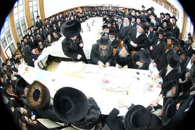 שמחת פדיון הבן בחצרות ביאלה - קופיטשניץ - לעלוב ב"ש - קוזמיר