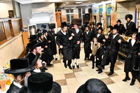 שמחת הפארשפיל בחצה"ק נאראל