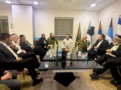 תת־אלוף שי טייב בפגישה עם רבני העמותה