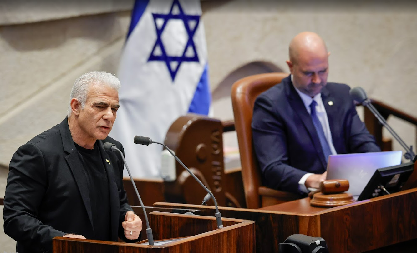 לפיד, היום במליאה