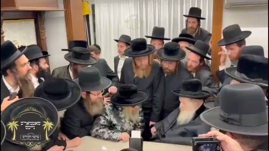 האדמו"ר מסאטמר בביקור אצל הגר"מ שטרנבוך