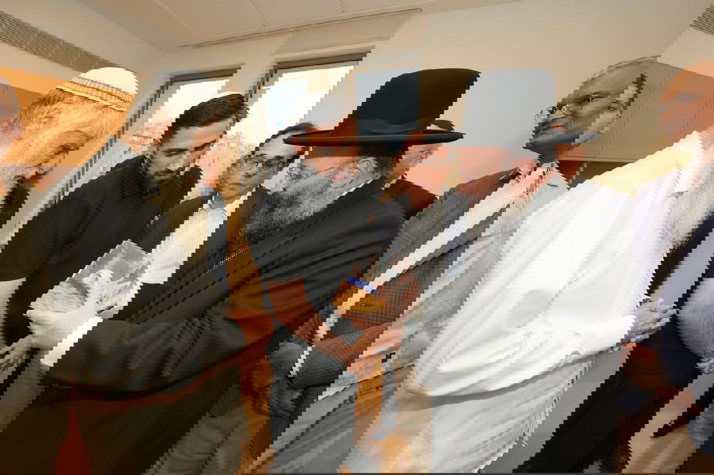 שורד השבי שגב כלפון בכותל המערבי