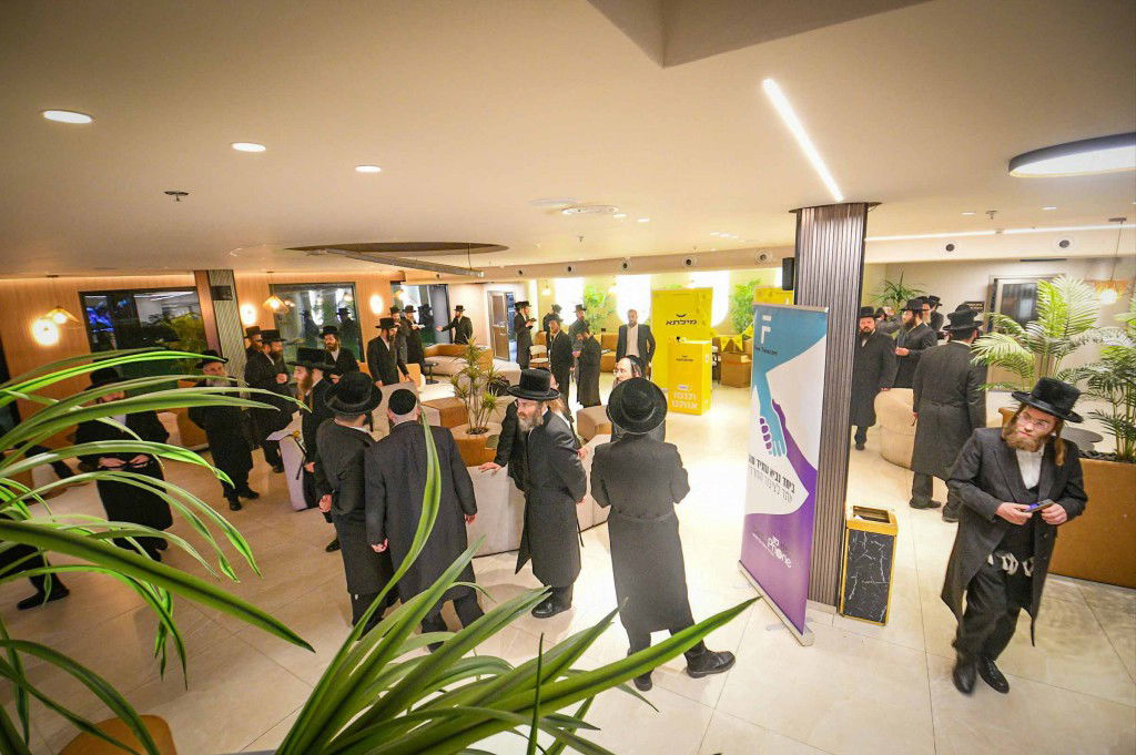 ועידת רבני הקהילות נגד פגעי הטכנולגיה והבינה המלאוכתית