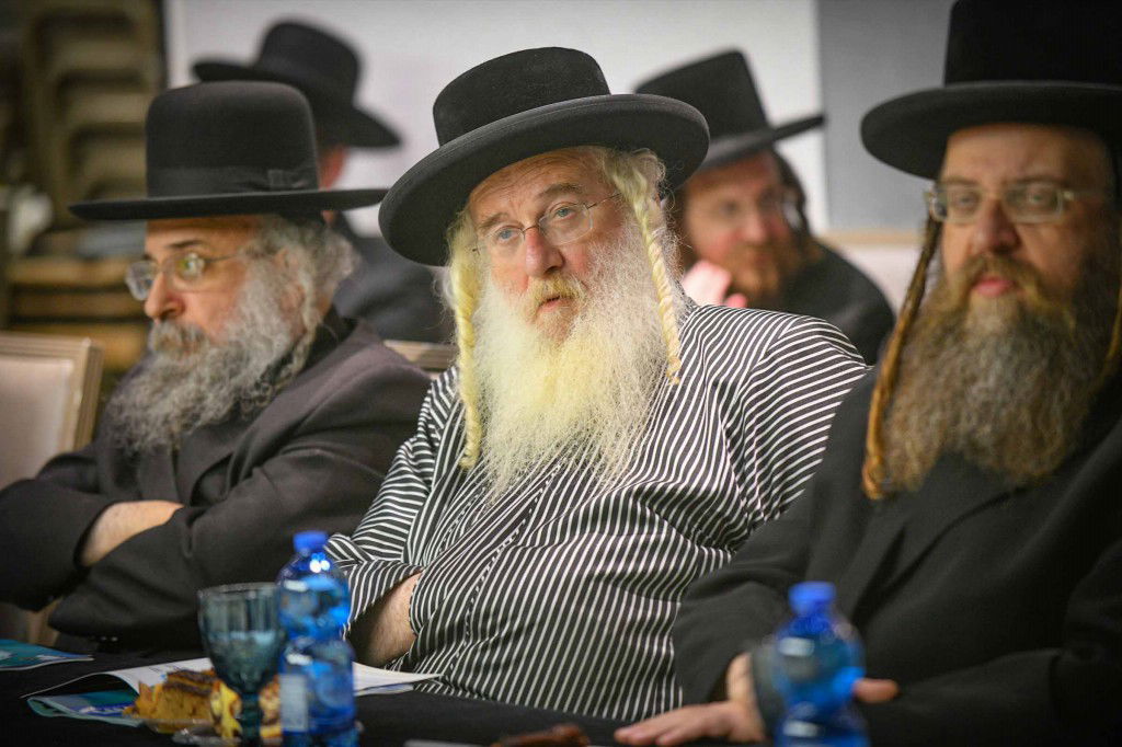 ועידת רבני הקהילות נגד פגעי הטכנולגיה והבינה המלאוכתית