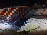 הרכב של השודדים לאחר שהתהפך