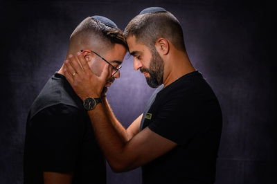 מאיר ישראל מארח את אחיו דניאל לסינגל חדש: "ואולי"