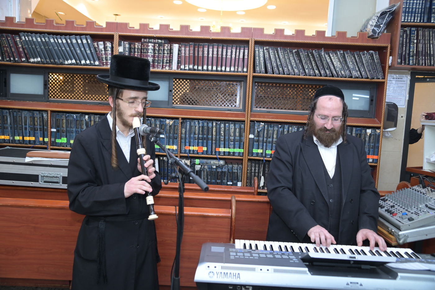 שמחת בר המצווה לבן אב"ד מאקאווא בני ברק