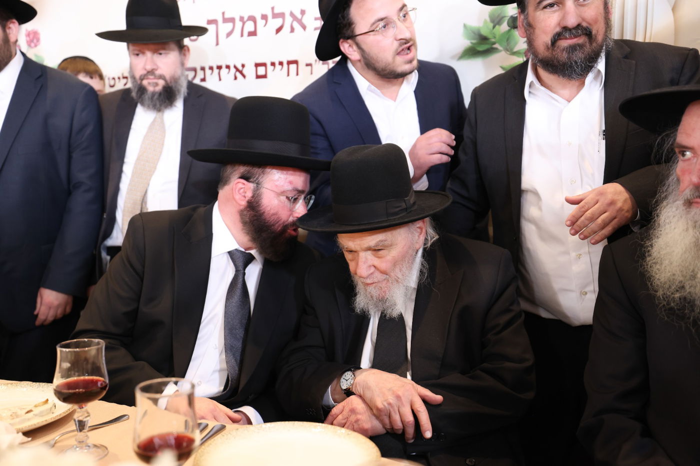 שמחת נישואי בן הגאון רבי יחזקאל אתרוג 