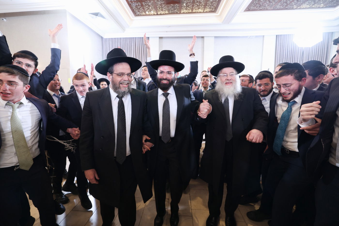 שמחת נישואי בן הגאון רבי יחזקאל אתרוג 