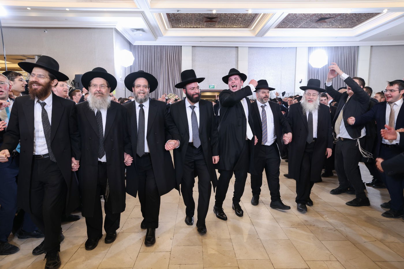 שמחת נישואי בן הגאון רבי יחזקאל אתרוג 