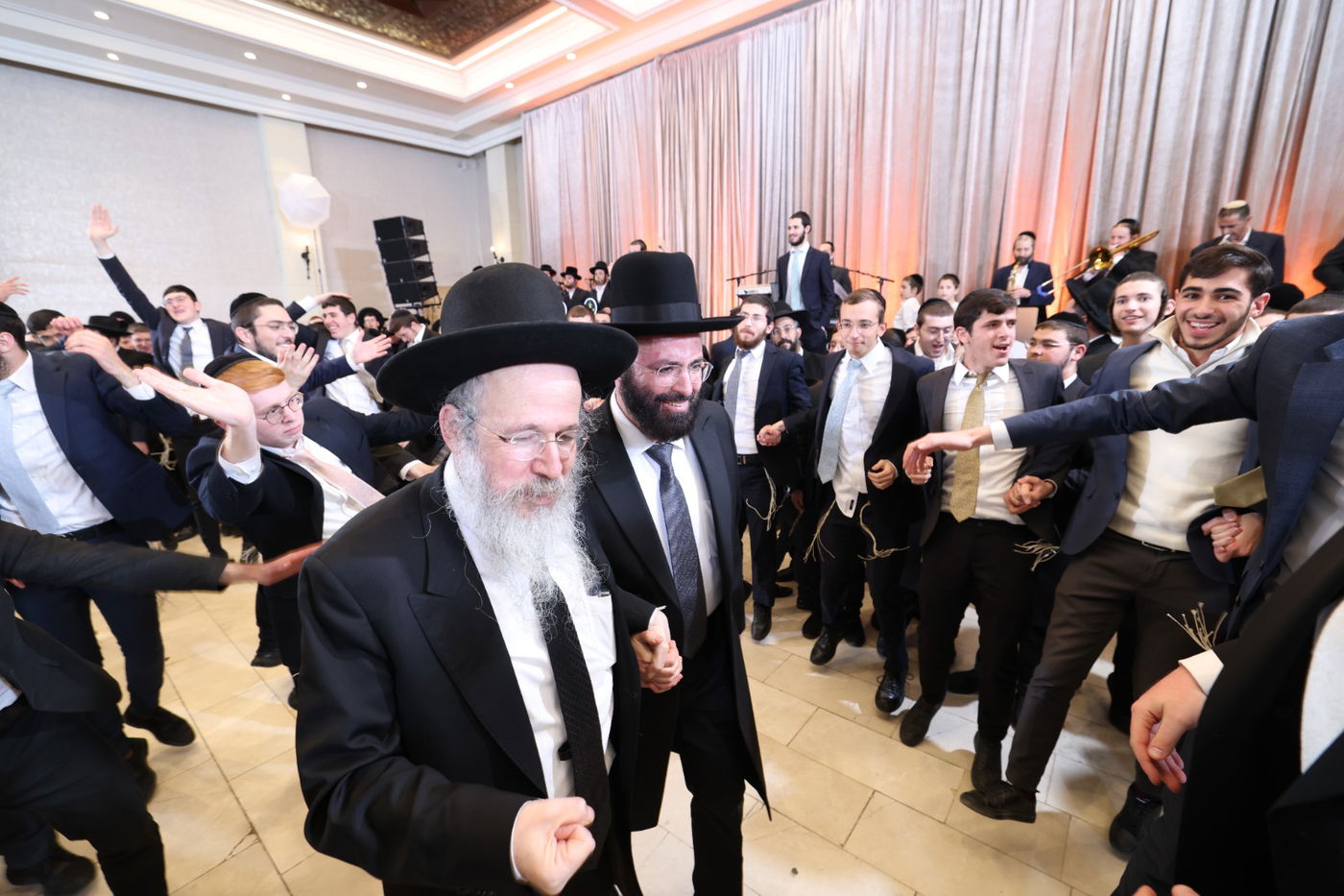 שמחת נישואי בן הגאון רבי יחזקאל אתרוג 