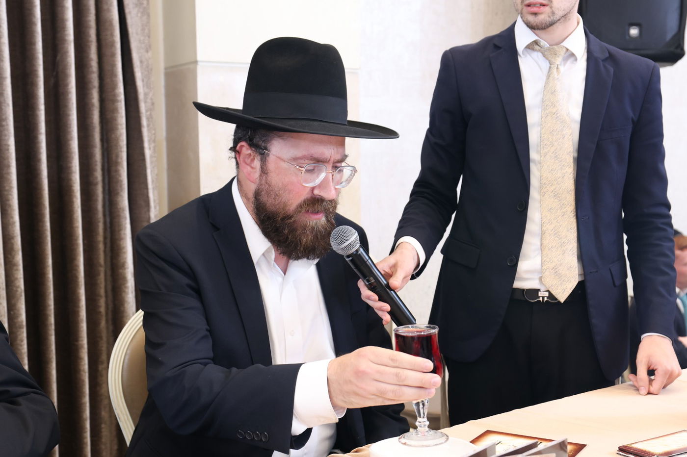 שמחת נישואי בן הגאון רבי יחזקאל אתרוג 