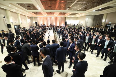 שמחת נישואי בן הגאון רבי יחזקאל אתרוג 