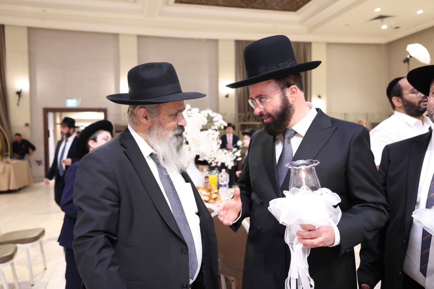 שמחת נישואי בן הגאון רבי יחזקאל אתרוג 