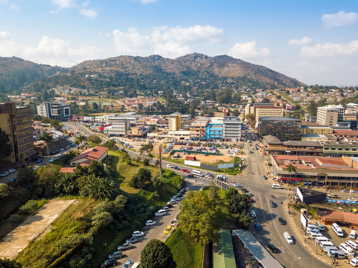 צילום אווירי (ממעוף המכשפה) של עיר הבירה של אסוואטיני - סוואזילנד
