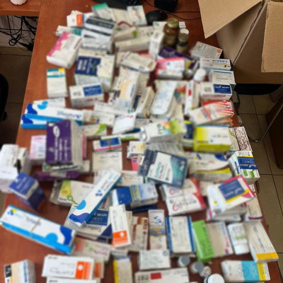 שחיתות חמורה: פקיד חרדי חשוד שזייף אישורי כניסה ומכר תרופות ללא מרשם