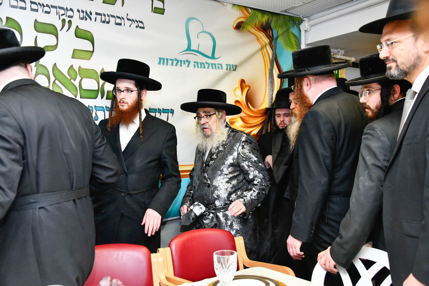 האדמו"ר מסאטמר במעמד יציקת היסודות בטלזסטון