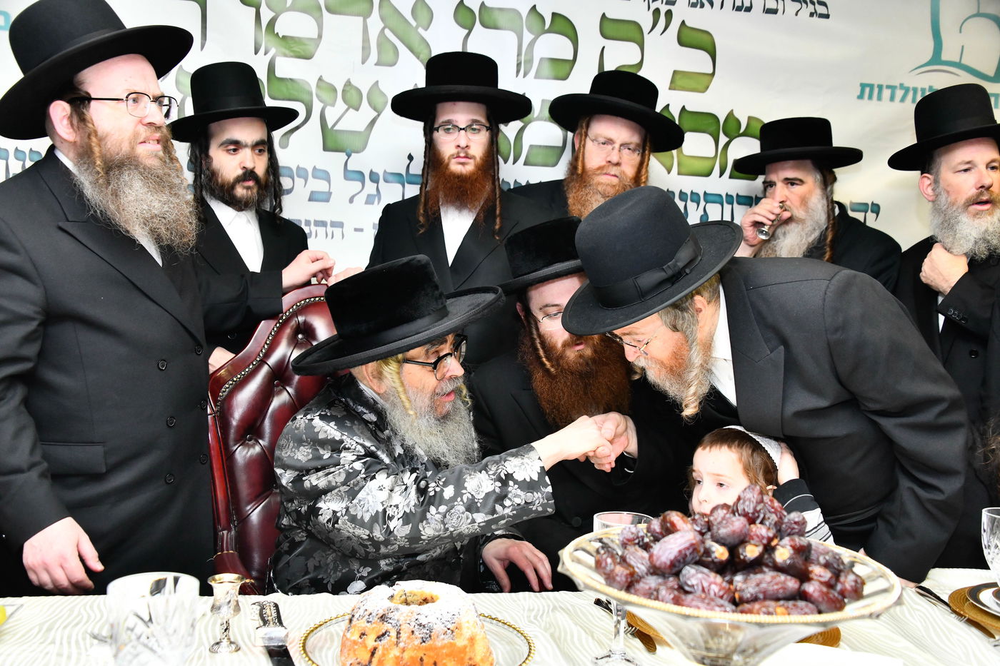 האדמו"ר מסאטמר במעמד יציקת היסודות בטלזסטון