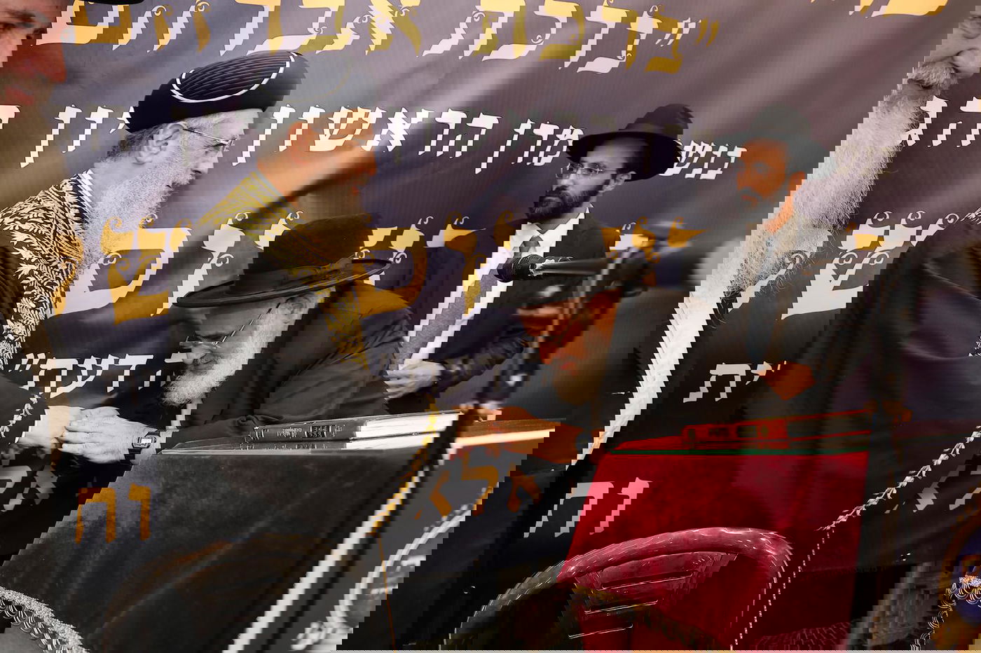 הגר"ד יוסף בפתיחת סניפי רשת הכוללים "ברכת אברהם" 