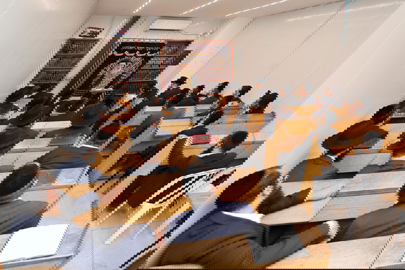 הגר"ד יוסף בפתיחת סניפי רשת הכוללים "ברכת אברהם" 