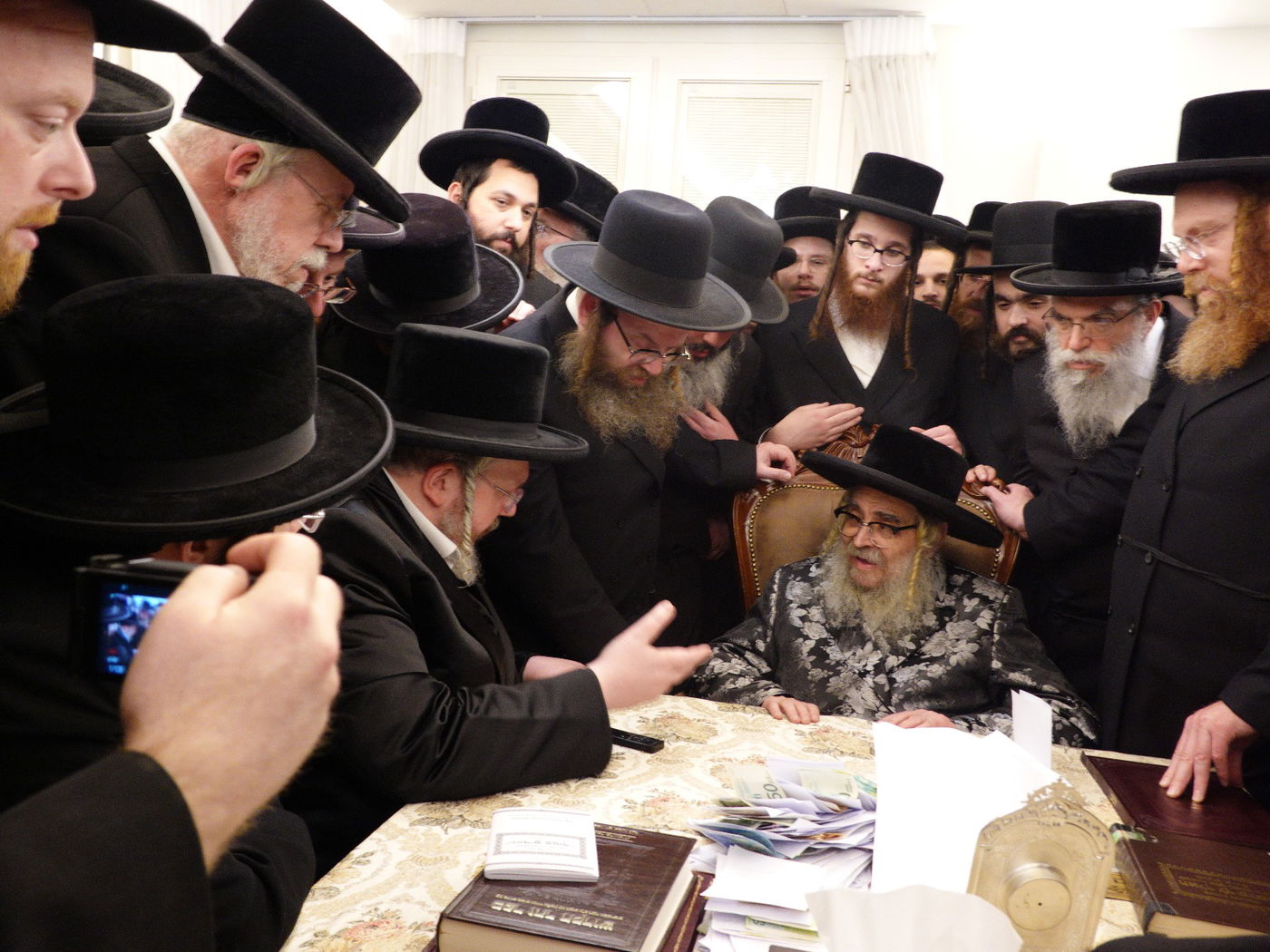 הרה"צ אהרן מרדכי רוקח בביקור אצל האדמו"ר מסאטמר