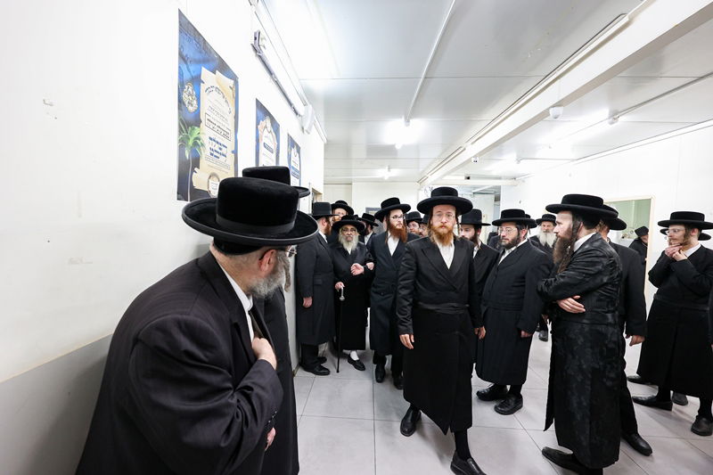 האדמו"ר מסאטמר בביקור בת"ת בבית שמש