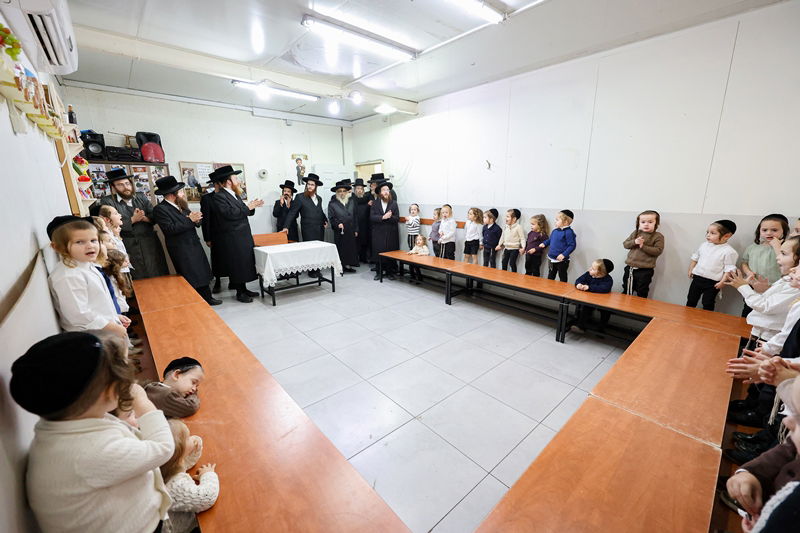 האדמו"ר מסאטמר בביקור בת"ת בבית שמש