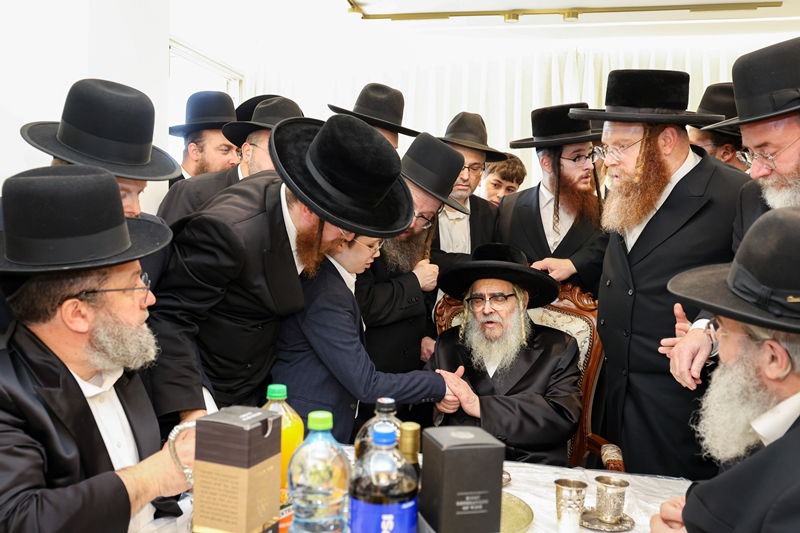 האדמו"ר מסאטמר בביקור בת"ת בבית שמש