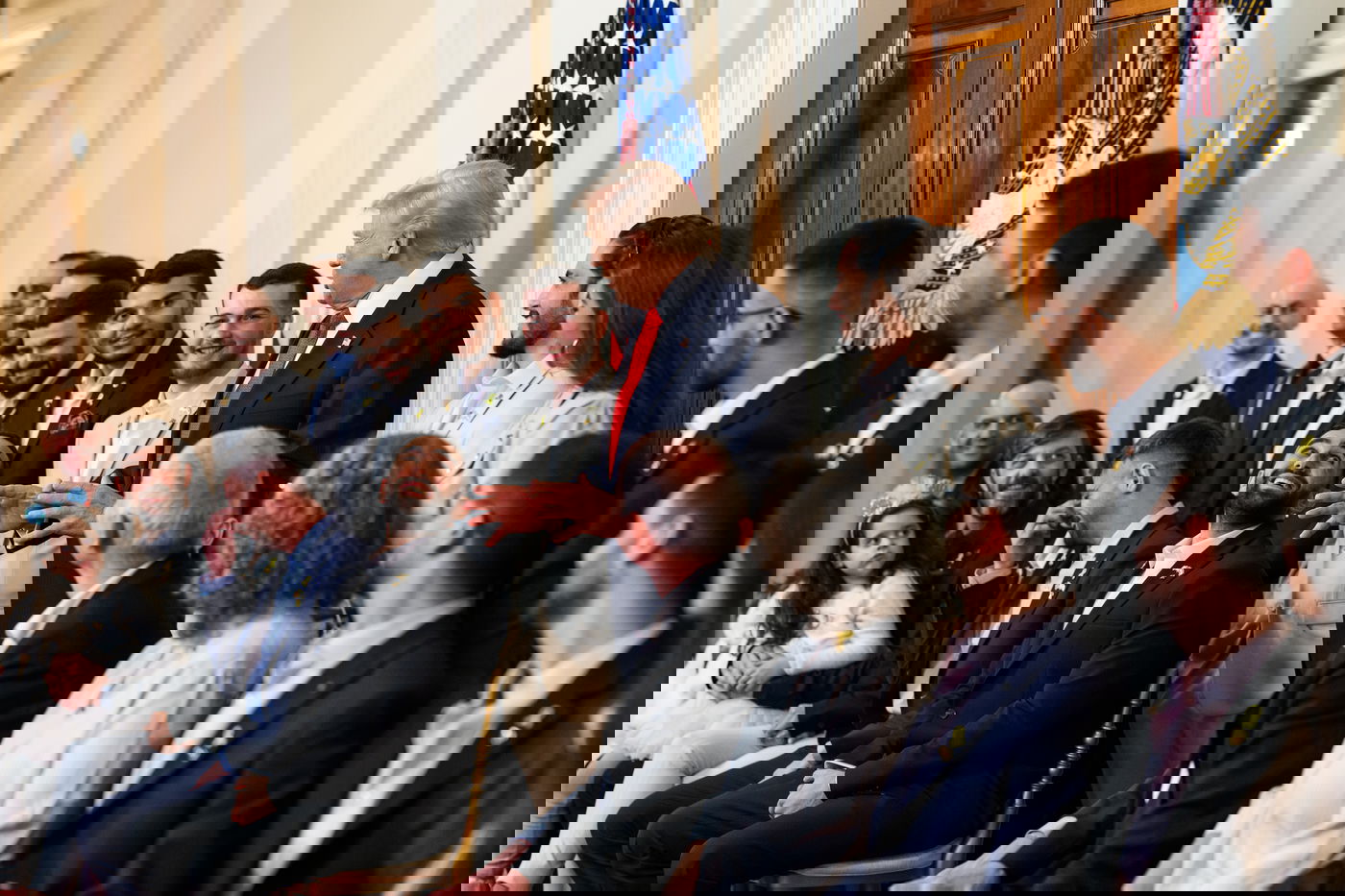 טראמפ אירח 26 שורדי שבי בבית הלבן: "אתם כבר לא חטופים – אתם גיבורים. עדות לחוסן העם היהודי"
