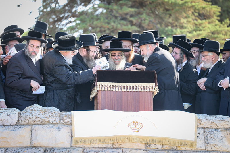 האדמו"ר מסאטמר בתפילה בהר הצופים