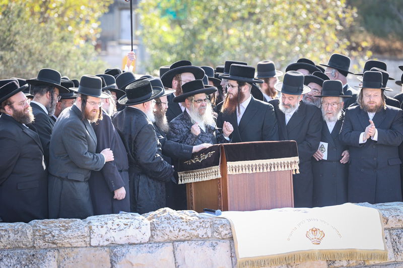 האדמו"ר מסאטמר בתפילה בהר הצופים