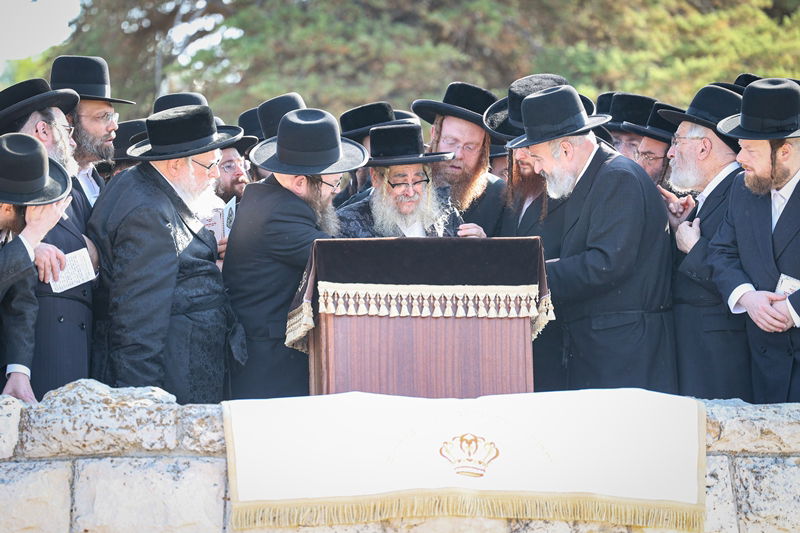 האדמו"ר מסאטמר בתפילה בהר הצופים